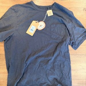 NEW FAHERTY men's sunwashed pocket tee